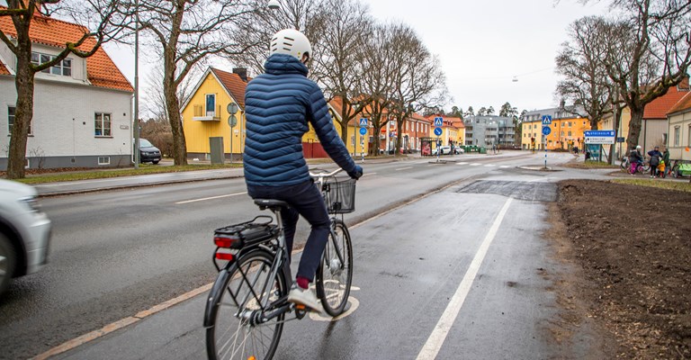 Nu använder mer än var tredje cyklist i Örebro län cykelhjälm